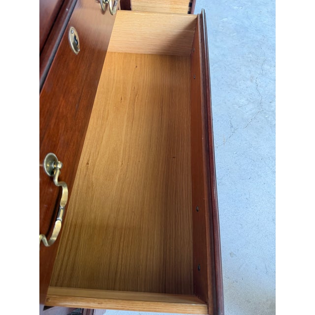 Vintage Link-Taylor Heirloom Solid Mahogany Chippendale Bedside Tables / Nightstands – A Pair For Sale In Miami - Image 6 of 16