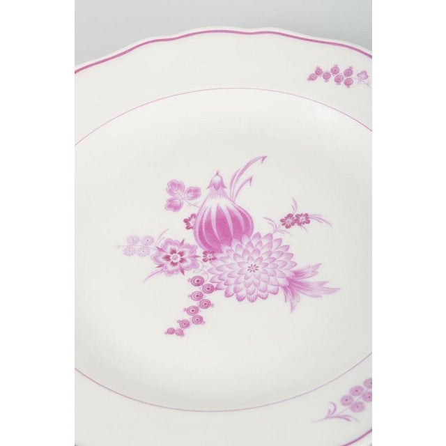 Vintage Porcelain Dinner Plates with Lilac Floral Motif from Meissen, 1930s, Set of 3 For Sale - Image 3 of 5