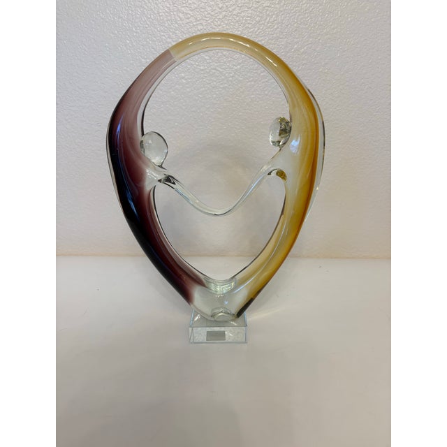 Mid-Century Modern 1960s Murano Style Couple Holding Hands on Pedestal For Sale - Image 3 of 3