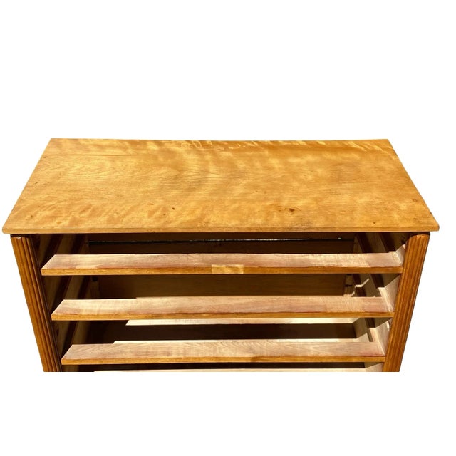 Early 19th Century Antique New Hampshire Flame Birch Sheraton Chest of Drawers / Dresser For Sale - Image 5 of 12