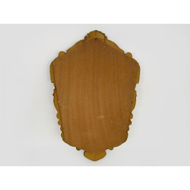 Gold Wall Mirror in Wood and Gilded Stucco with Shell Decoration, 1950s For Sale - Image 8 of 9