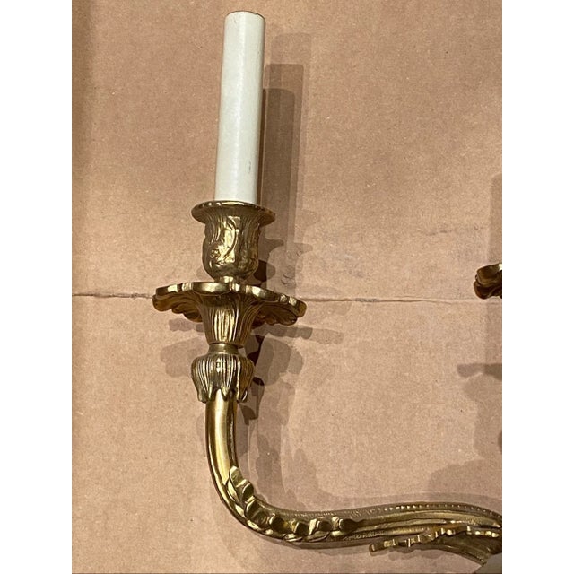 French Vintage French Louis XVI Style Gilt Bronze 3-Light Wall Sconce For Sale - Image 3 of 7