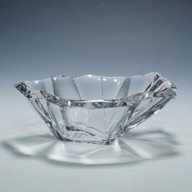 Iittala Iceblock Bowl by Tapio Wirkkala 1951 Rare art glass bowl “Jäänsärö” (ice block or iceberg), designed by Tapio...