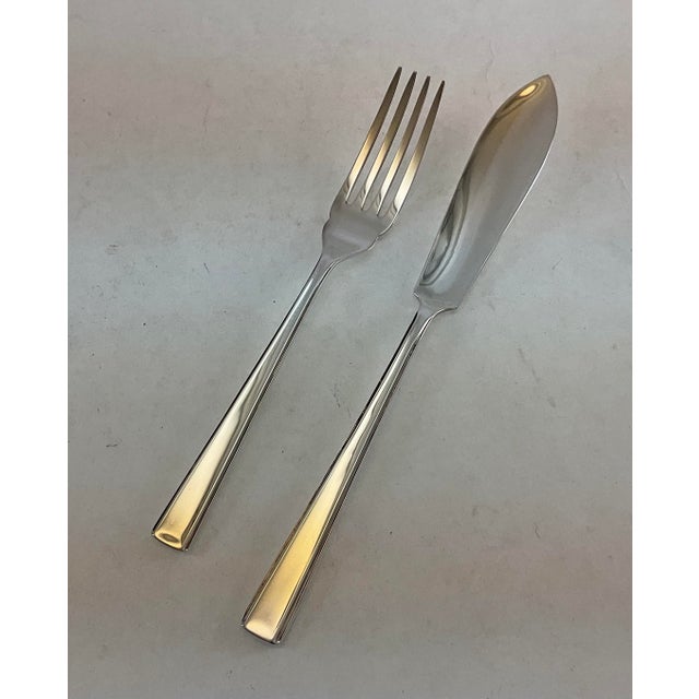 1980s Silver Plated 12 Pair Fish Eaters, Fish Forks & Fish Knives, Leighton - 24 pcs For Sale In New York - Image 6 of 15