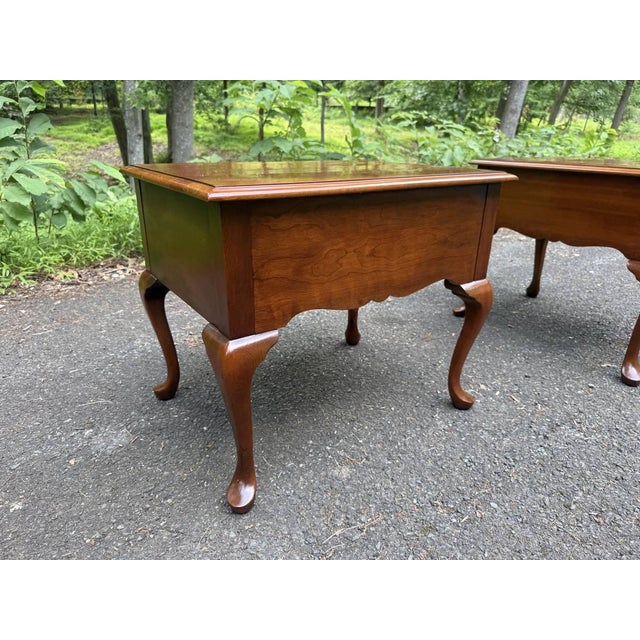 Late 20th Century Pair of Queen Anne Style 1 Drawer Side Tables/ Nightstands For Sale - Image 9 of 14