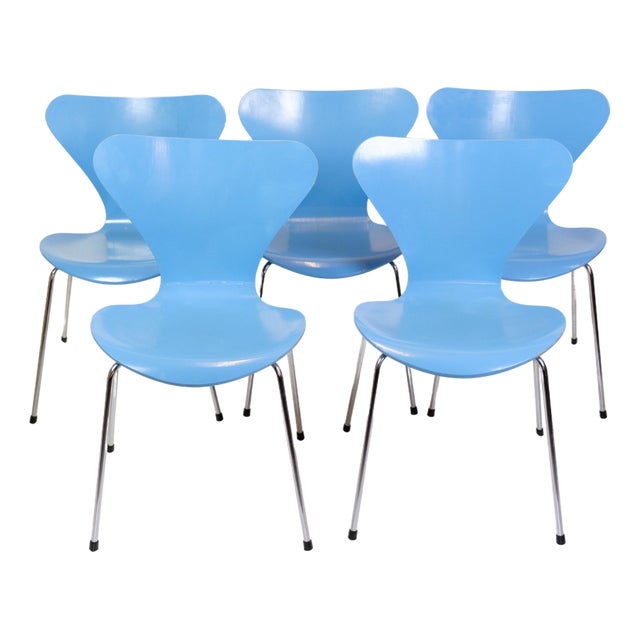 Dining Table Chairs Model 3107 in Light Blue by Arne Jacobsen for Fritz Hansen, 1980s, Set of 5 For Sale