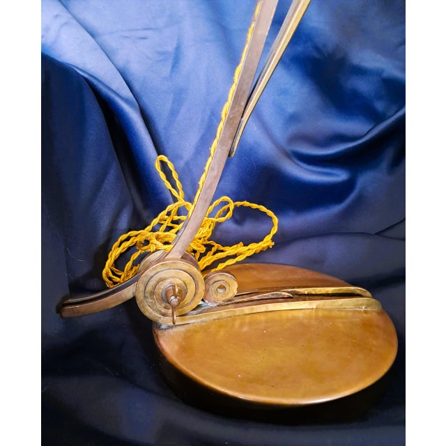 Art Nouveau Desk Lamp in Brass and Opaline, 1890s For Sale - Image 5 of 13