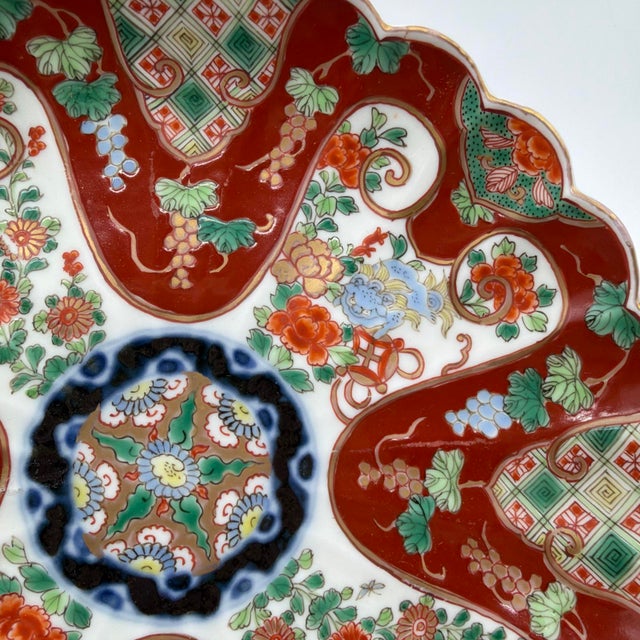 19th Century Japanese Meiji Imari Scalloped Porcelain Cabinet Plate - 8.5" For Sale - Image 4 of 14