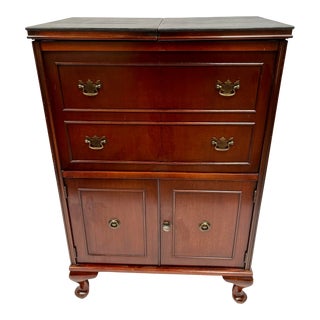 Mid-Century Mahogany Bar/Liquor Cabinet For Sale