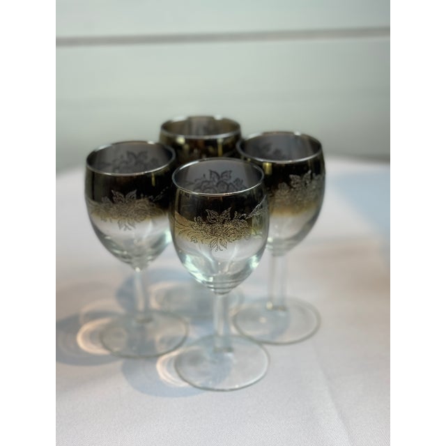 1970s Mid Century Vintage Floral Etched Queen Lusterware Silver Fade Ombre Cocktail Set, Made in France- 12 Pieces For Sale - Image 4 of 9