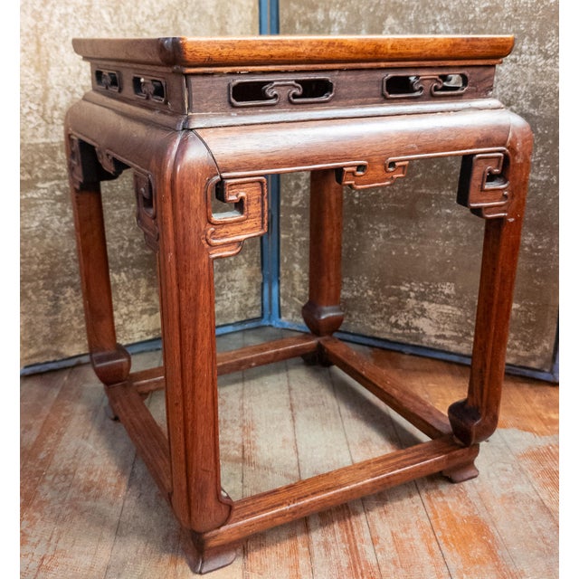 We are selling this nice decorative Chinese rosewood Fang Deng stool or table. This table has Ming and Qing design...