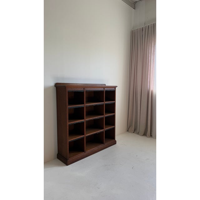 Antique English Victorian Oak Open Bookcase with Leather-Trimmed Shelves, 1800s For Sale - Image 3 of 10