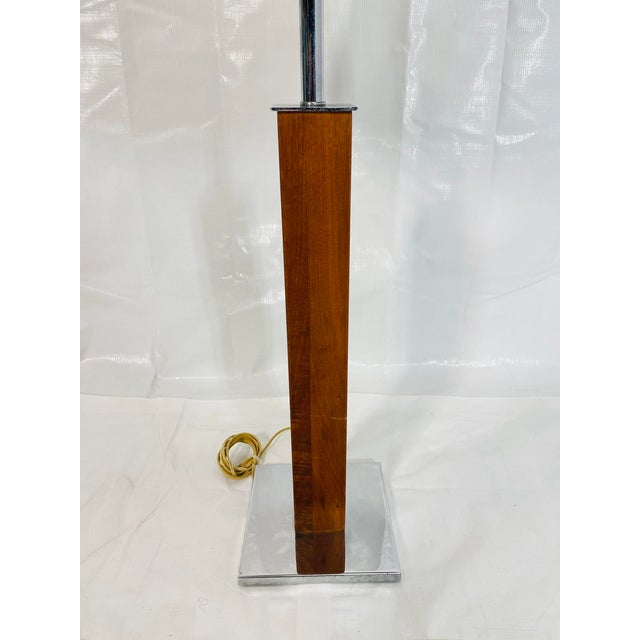 Brown 1960s Mid-Century Modern Walter Von Nessen Walnut and Chrome Table Lamp For Sale - Image 8 of 15