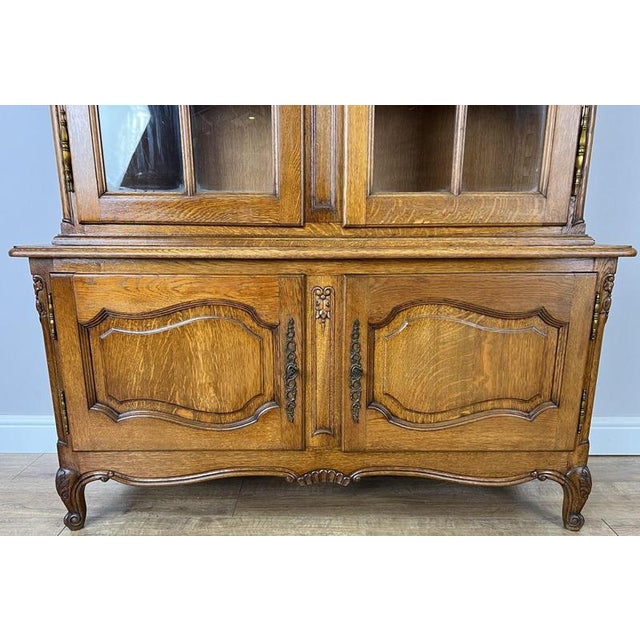 Vintage French Louis XIV Style Oak Display Cabinet For Sale - Image 6 of 16