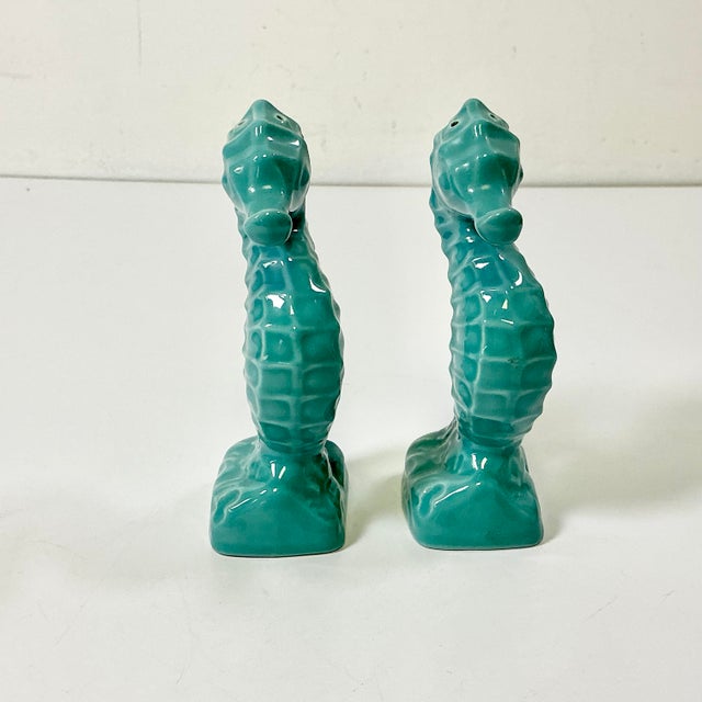 1970s Vintage Boho Chic Coastal Hollywood Regency Seahorse Salt & Pepper Shakers - A Pair. For Sale - Image 4 of 10
