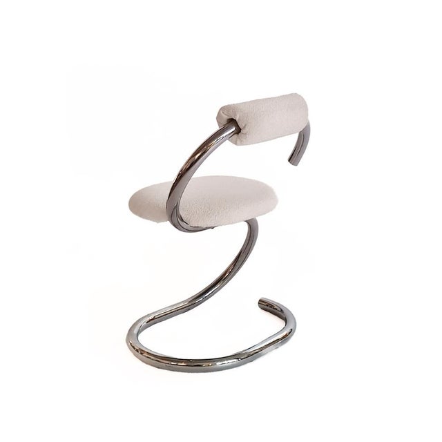 Cobra Chairs in White Bouclé Fabric by Giotto Stoppino, Set of 4 For Sale - Image 3 of 8