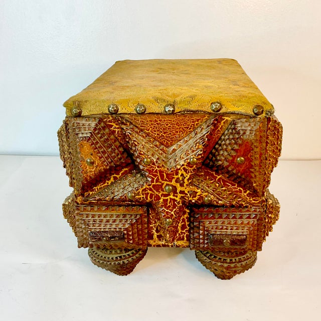1890s Antique Folk Art Americana Tramp Art Star Design Ottoman Footstool For Sale - Image 10 of 16