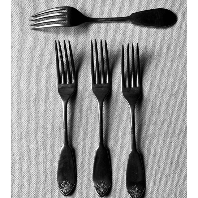 Late 19th Century English Traditional Set of Flatware - 12pcs For Sale - Image 6 of 11