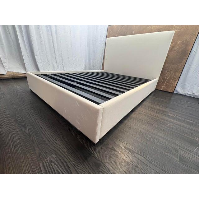 2020s Rh Lawson Fabric Panel Bed – Queen | 48" Headboard | Natural Performance Linen Weave For Sale - Image 5 of 18