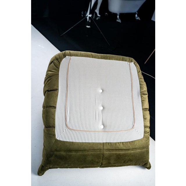 Togo Lounge Chair and Khaki Velvet by Michel Ducaroy for Ligne Roset, 1973, Set of 2 For Sale - Image 15 of 18