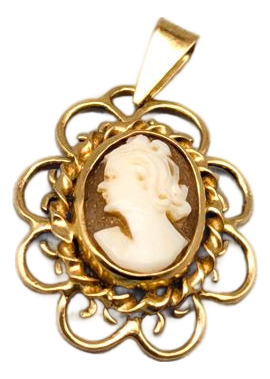 Gold Pendant with Kamé