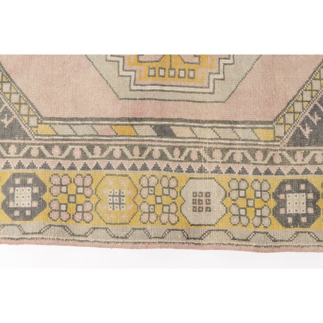 1950s Vintage Anatolian Oushak Rug For Sale - Image 5 of 10