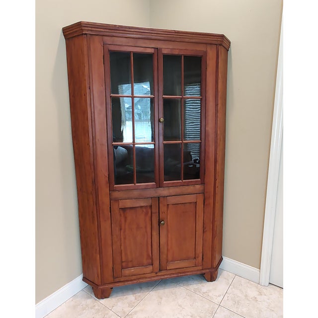 American 1790s Federal Cherry Wood Corner Cupboard Cabinet For Sale - Image 3 of 11