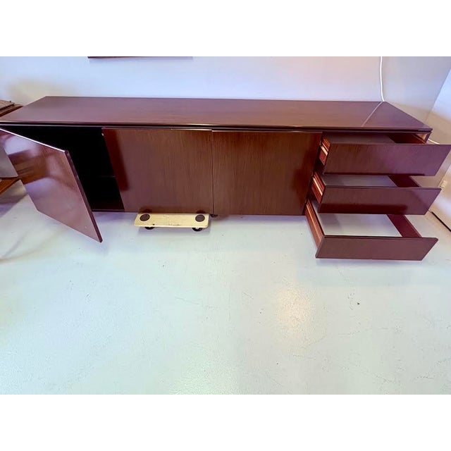 Large Sideboard in Wood, in Very Good conditions. Designed 1970 to 1979