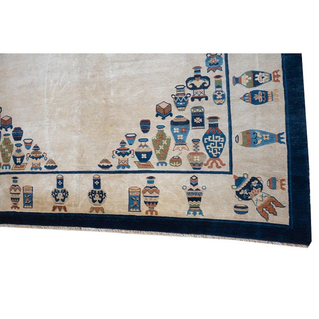 1920s Ivory Vase Medallion Antique Chinese Peking Knotted Wool Carpet Rug For Sale In New York - Image 6 of 10