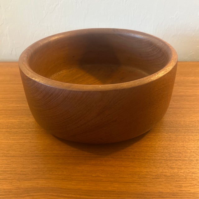 Minimalism Vintage Mid-Century Modern Teakwood Bowl For Sale - Image 3 of 5