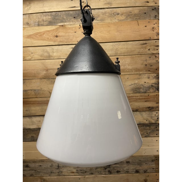 Bauhaus Vintage Industrial Pendant Light by Hin Bredendieck for Kandem, 1930s For Sale - Image 3 of 10