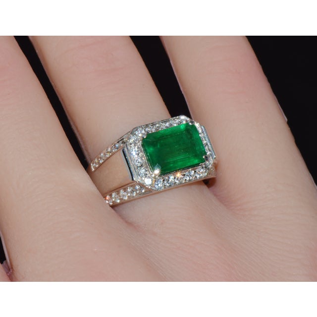Green Certified Natural 2.91cts vs F Diamond Emerald 18k Solid Gold Mens Womens Band Ring, Size 8 For Sale - Image 8 of 16