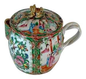 19th Century Rose Medallion Cider Pitcher With Foo Dog Finial