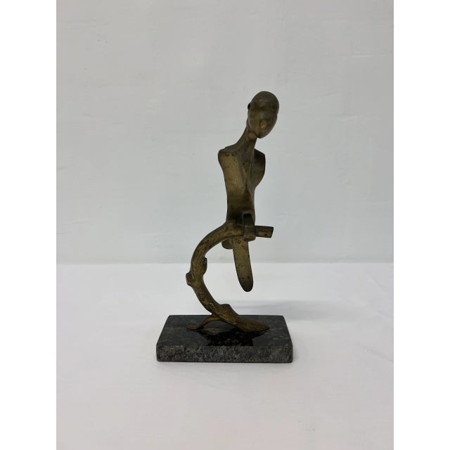 Patinated bronze Macaw Parrot (Papagaio) sculpture on granite base by unknown artist. Brazil circa 1950s.