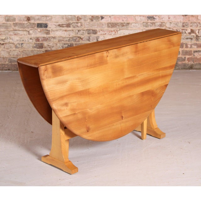 Mid-Century Model 610 Gate Leg Dining Table from Ercol, 1970s For Sale - Image 9 of 11