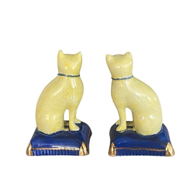 2000 - 2009 Pair of Vintage Italian Ceramic Cat Figurines on Pillows For Sale - Image 5 of 12