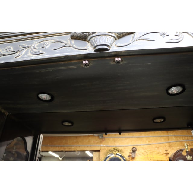 Late 20th Century French Provincial Style Carved Display Cabinet / Vitrine For Sale - Image 13 of 18