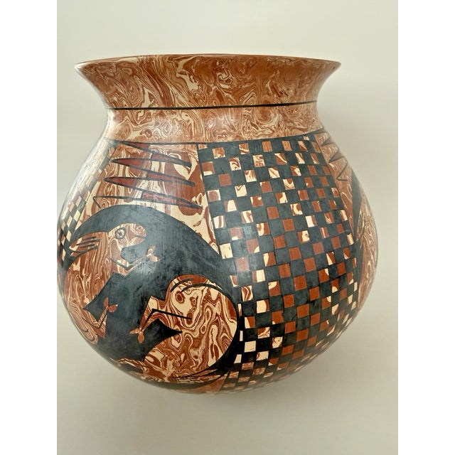 Vintage Mata Ortiz Ceramic Pot For Sale - Image 4 of 9