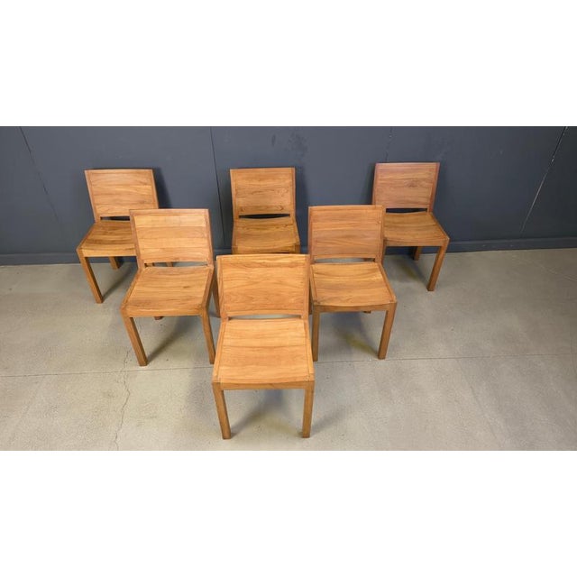 Very well made teak dining chairs, with a timeless appeal. Very good condition 1980s - Belgium Height: 80cm Width x depth:...