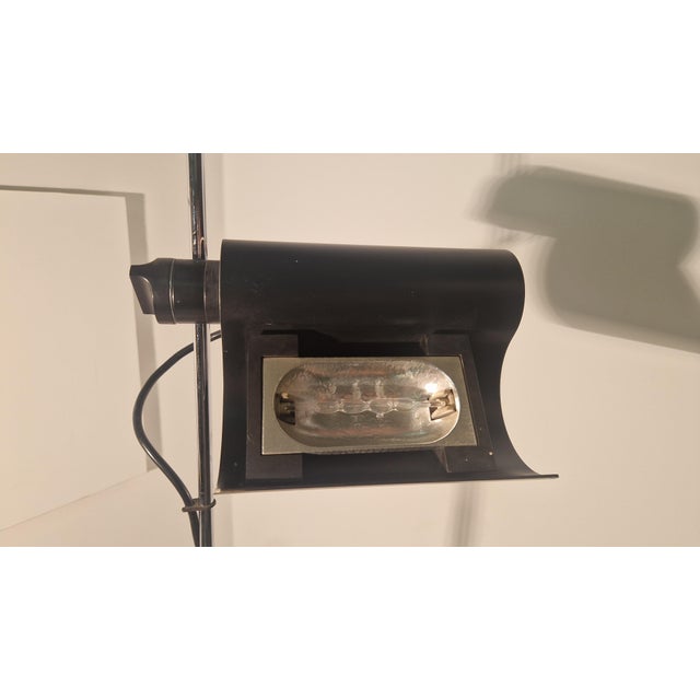 Black DM 333 Floor Lamp with Metal Base by Vico Magistretti for Oluce For Sale - Image 8 of 15