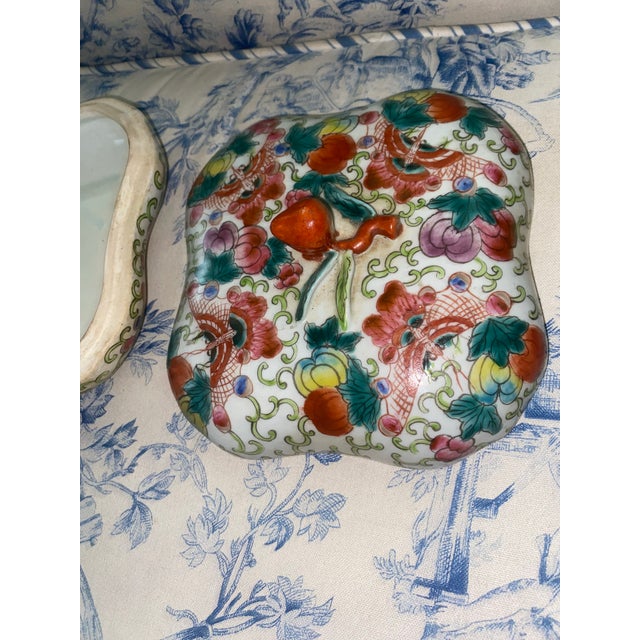 Ceramic Mid 20th Century Chinese Porcelain Container With Lid For Sale - Image 7 of 10