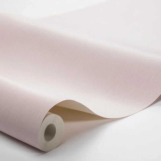 Minimalists looking for a wallcovering that provides an elegant aesthetic without an overwhelming pattern, rejoice....