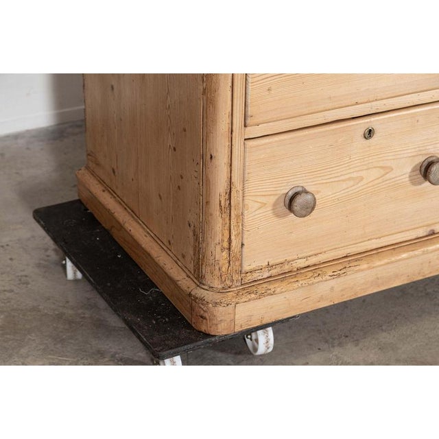 English Pine Linen Cupboard, 19th Century For Sale - Image 15 of 18