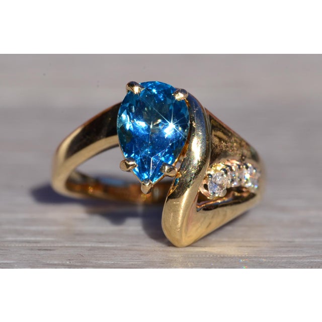 Contemporary The Victiore: Ladies Mid Century Modern Topaz and Diamond Ring in 14K Gold For Sale - Image 3 of 10