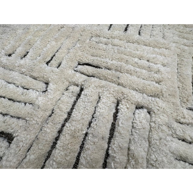 Rh Basanti Rug – 9' × 12' Marled Ivory/Charcoal | Hand-Knotted Wool Blend | Contemporary Himalayan-Inspired Design For Sale - Image 18 of 18