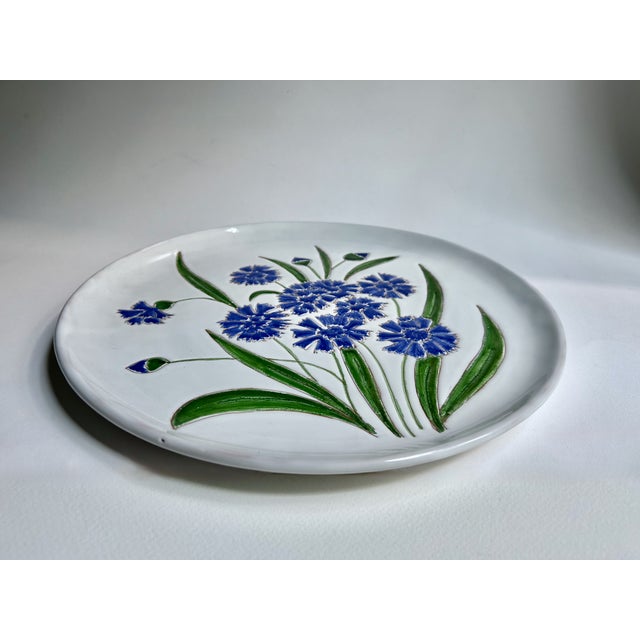 Contemporary Late 20th Century Italian Glazed White Pottery Platter With Blue Cornflowers For Sale - Image 3 of 18