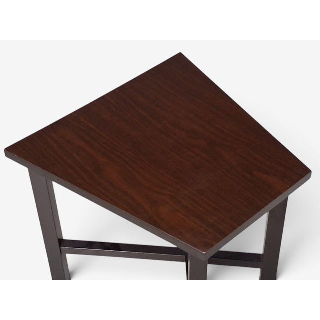 Edward Wormley, Wedge Side Tables, Mahogany, Brass, Usa, 1955 For Sale - Image 10 of 13