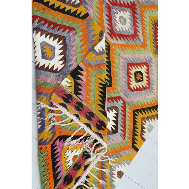 Vintage Turkish Kilim Rug- 5′7″ × 9′6″ For Sale - Image 12 of 13