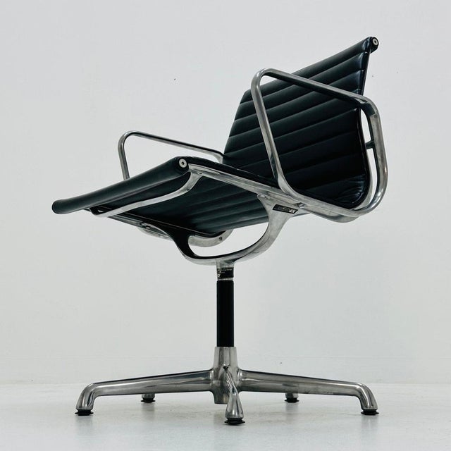 Vintage Desk Chair by Charles & Ray Eames, 1980s For Sale - Image 4 of 11
