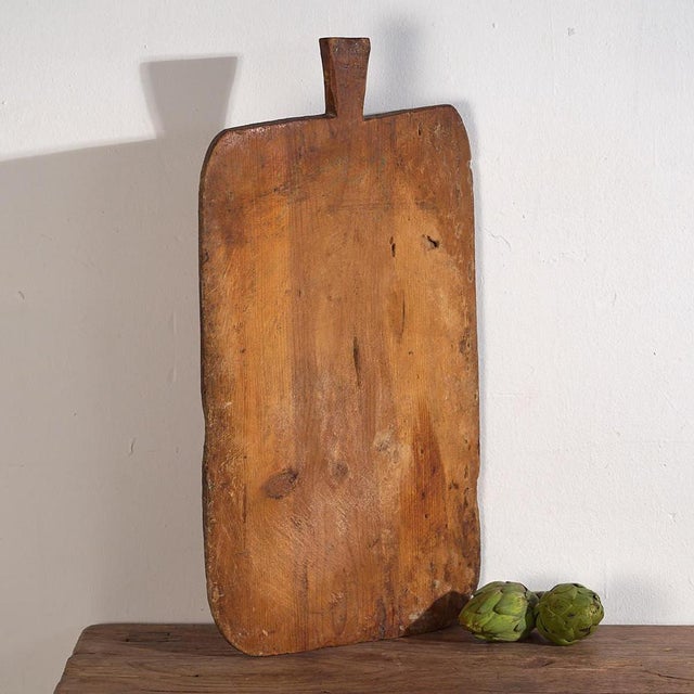 Antique cheese board (c.1920) Dimensions: Width: 71 cm Depth: 38 cm Height: 2 cm Style: Rustic Materials and techniques:...
